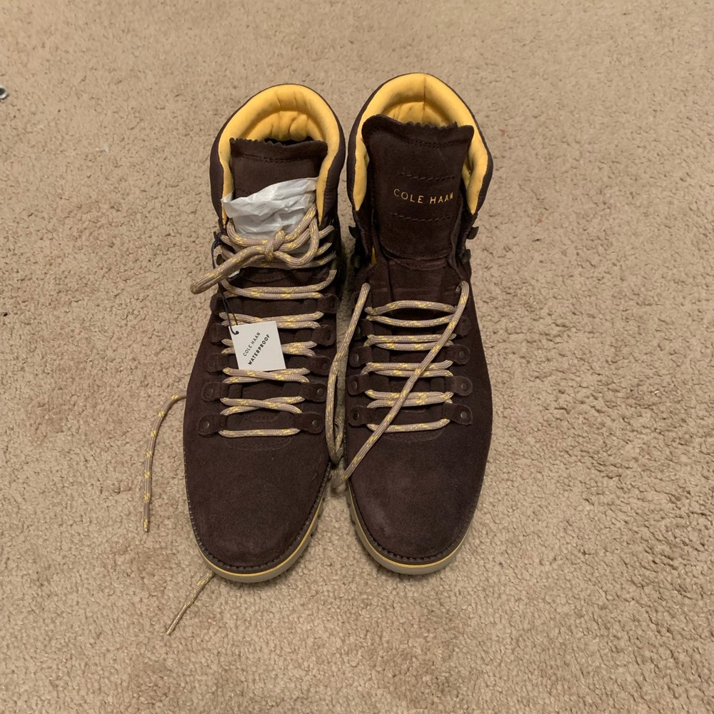 Cole Haan men’s boots size 10.5 never worn